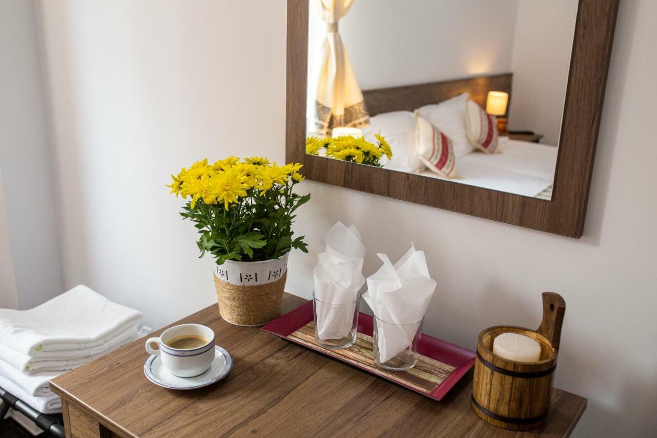 Hotel Floare De Colt Mînăstirea Humorului Εξωτερικό φωτογραφία